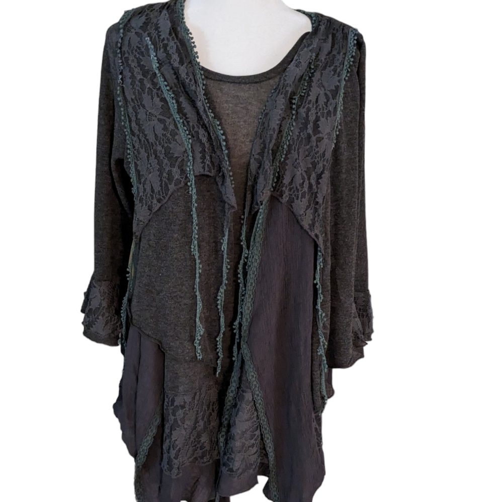 Pretty Angel Boho Top with lace and ruffles. Sz 2x. EUC. Linen blend.